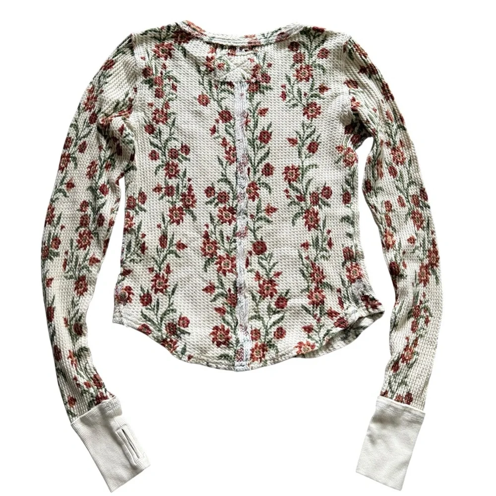 Free People Pretty Little Thermal Floral Print Long Sleeve Top Cream and Red XS - Picture 6 of 6